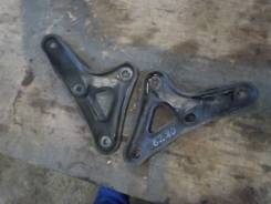 Крепление балки подвески. Toyota Caldina, AZT241, AZT241W, AZT246, AZT246W, ST246, ST246W, ZZT241, ZZT241W Toyota Isis, ANM10, ANM10G, ANM10W, ANM15...