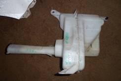 Бачок стеклоомывателя. Toyota Aristo, JZS160, JZS161 Двигатели: 2JZGE, 2JZGTE