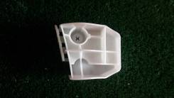 Крепление бампера. Toyota Ractis, NCP100, NCP105, SCP100 Двигатели: 1NZFE, 2SZFE