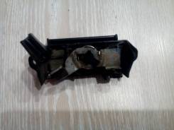 Ручка багажника. Toyota Noah, AZR60, AZR60G