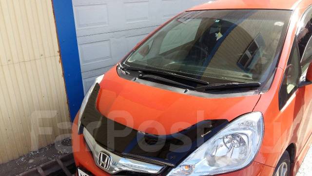 Капот honda fit. Дефлектор капота Honda Fit. Хонда фит 2 с дефлектором капота. Дефлектор капота Honda Fit ge. Ветровики капота Honda Fit.