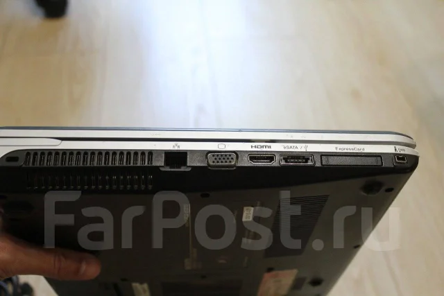 Sony VAIO. 16.4", 2,4����, ��� 4 ��, ���� 320���, WiFi: 1, Bluetooth: 1, ����������� �� 1��. ����