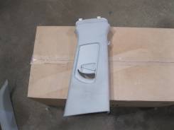 Накладка на стойку. Audi Q5, 8RB Двигатели: AAH, CAEB, CAGA, CAGB, CAHA, CAHB, CALB, CCWA, CCWB, CDNA, CDNB, CDNC, CDUC, CDUD, CGLA, CGLB, CGLC, CGLD...