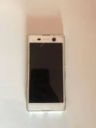 Sony Xperia M5. �/�