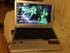 Samsung R530. 15.6", 2,1����, ��� 4 ��, ���� 320���, WiFi, ����������� �� 1��.
