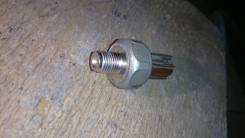 Датчик детонации. Honda: Jazz, Mobilio, Civic Hybrid, Civic, City, Airwave, Mobilio Spike, Fit Aria, Fit, Partner Двигатели: L12A1, L12A3, L12A4, L13A...