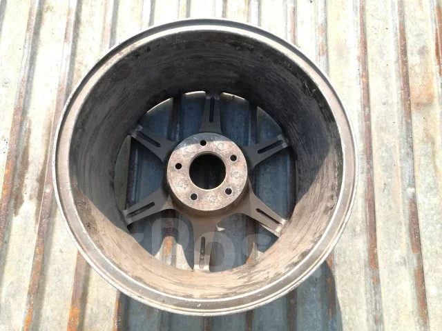 Buddy Club P1. 9.0x17", 5x114.3, ET22 ����