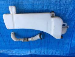 Бачок стеклоомывателя. Isuzu Bighorn, UBS26DW, UBS73GW, UBS25GW, UBS69DW, UBS25DW, UBS73DW, UBS26GW, UBS69GW Isuzu Trooper Opel Monterey Honda Horizon...
