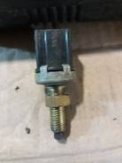 Концевик под педаль тормоза. Toyota Camry, SV41, SV40, SV42, SV43