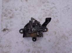 Замок капота. Toyota: Allex, Corolla Axio, Corolla Fielder, Corolla, Isis, Corolla Runx Двигатели: 1NZFE, 2ZZGE, 2ZRFAE, 2ZRFE, 1ZZFE, 2NZFE, 3CE, 1AZ...