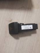 Кнопка включения аварийной сигнализации. Mazda Mazda2 Mazda Demio, DE3FS, DE5FS, DE3AS