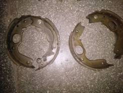 Колодка стояночного тормоза. Mitsubishi Delica, PA4W, PA5V, PA5W, PB4W, PB5V, PB5W, PB6W, PC4W, PC5W, PD4W, PD5V, PD6W, PD8W