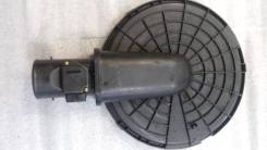 Корпус воздушного фильтра. Toyota Land Cruiser, UZJ100, UZJ100L, UZJ100W Toyota 4Runner, UZN210, UZN215 Toyota Hilux, RZN144, RZN148, RZN149, RZN154...