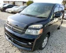 Toyota Voxy. AZR65, 2AZ