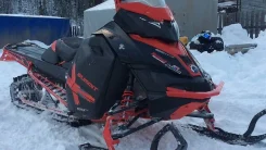 BRP Ski-Doo Summit 800 ����