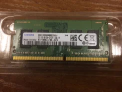 SO-DIMM DDR4.