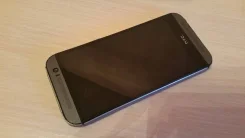 HTC One M8. �/�