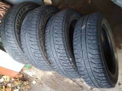 Bridgestone Ice Cruiser 7000. Зимние, шипованные, 2015 год, износ: 50%, 4 шт