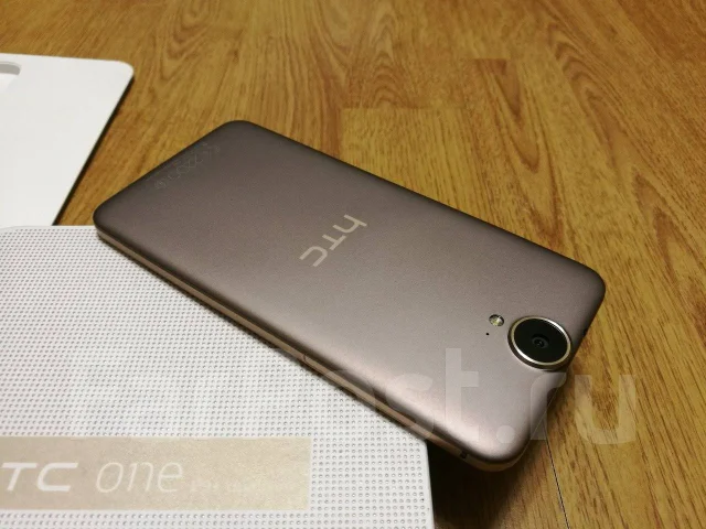 HTC One E9+. �/� ����