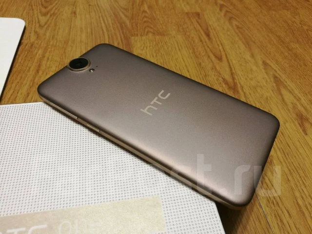 HTC One E9+. �/� ����