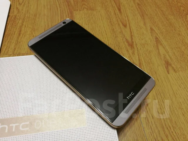HTC One E9+. �/� ����