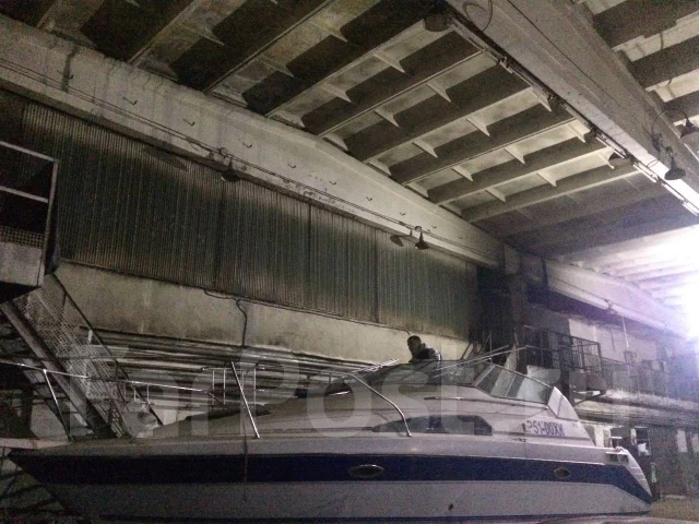 Bayliner. 1989 ���, ����� 7,8��., ��������� ������������, 300��.�., ������ ����