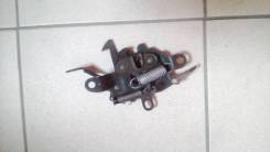 Замок капота. Toyota: Sprinter, Corona, Caldina, Sprinter Carib, Corolla, Carina E Двигатели: 2C, 3CE, 4AFE, 4AGE, 4EFE, 5AFE, 3SFE, 4SFE, 2CT, 3SGE...