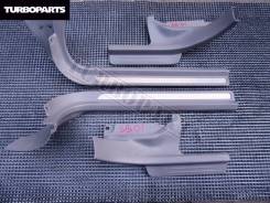 Порог пластиковый. Subaru Forester, SG5 Двигатели: EJ20, EJ201, EJ202, EJ203, EJ204, EJ205, EJ20A, EJ20E, EJ20G, EJ20J, EJ25, EJ251, EJ253, EJ254, EJ2...