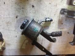 Бачок гидроусилителя руля. Toyota Crown, LS131, LS131H