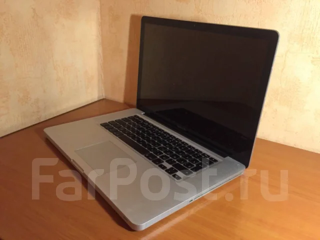 Apple MacBook Pro 15 2010 Mid MC371. 15.4", 2,4����, ��� 4 ��, ���� 320���, WiFi: 1, Bluetooth: 1, ����������� �� 8��. ����