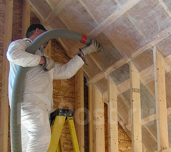 Утепление двойной брус и каркас, задув стен эковатой, работаем по краю ...