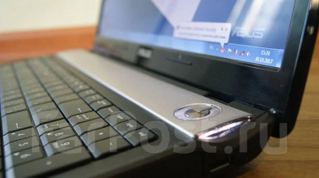 Asus N61DA. 16", 2����, ��� 6 ��, ���� 320���, WiFi: 1, Bluetooth: 1 ����