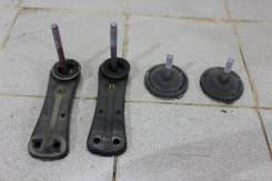 Крепление балки подвески. Lexus: IS300, IS F, IS350, IS250, GS450h, IS220d, IS200d, GS350, GS460, GS430, GS300, GS400 Toyota: Crown, Aristo, Mark X, R...