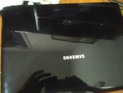 Samsung R560. 15.4", 2,3����, ��� 4 ��, ���� 500���, WiFi, Bluetooth, ����������� �� 1��. ����