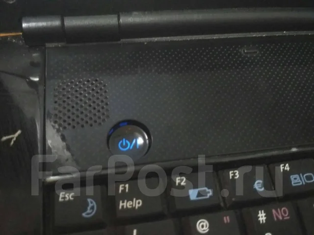 Samsung R560. 15.4", 2,3����, ��� 4 ��, ���� 500���, WiFi: 1, Bluetooth: 1, ����������� �� 1��. ����