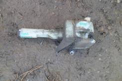 Бачок стеклоомывателя. Toyota Vista, CV30, SV30, SV32, SV33, SV35, VZV30, VZV31, VZV32, VZV33 Toyota Camry, CV30, SV30, SV32, SV33, SV35, VZV30, VZV31...