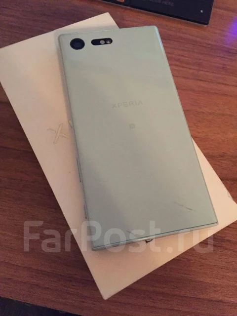 Sony Xperia X Compact. �/� ����