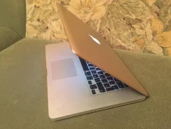 Apple MacBook Pro 15 2010 Mid MC371. 15.4", 2,4����, ��� 4 ��, ���� 500���, WiFi, Bluetooth, ����������� �� 9��.