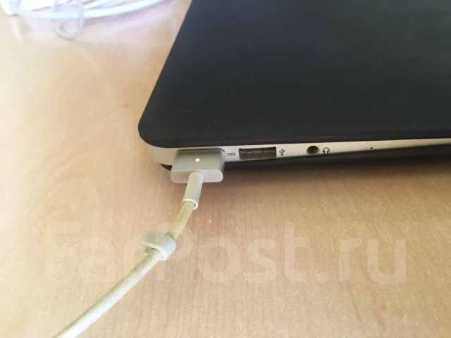 Apple MacBook Air 13 2015 Early. 13.3", 1,8����, ��� 8 ��, ���� 128���, WiFi: 1, Bluetooth: 1, ����������� �� 10��. ����