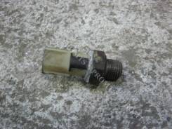 Датчик давления масла. Renault: Koleos, Pulse, Vel Satis, Espace, Trafic, Duster, Master, Dokker, Scenic, Laguna, Kangoo, Megane, Modus, Avantime, Log...