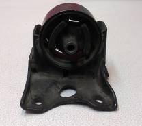 Подушка двигателя. Nissan Maxima, A32, A32B, A33B, CA33 Nissan Cefiro, A32, A33 Двигатели: VQ20DE, VQ30DE