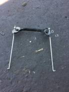Крепление аккумулятора. Subaru Forester, SG, SG5, SG6, SG69, SG9, SG9L Двигатели: EJ20, EJ201, EJ202, EJ203, EJ204, EJ205, EJ20A, EJ20E, EJ20G, EJ20J...