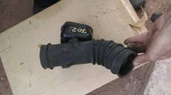 Патрубок воздухозаборника. Toyota: Sprinter, Corolla Levin, Sprinter Trueno, Corolla, Sprinter Marino, Corolla Ceres Двигатели: 4AFE, 5AFE, 7AFE