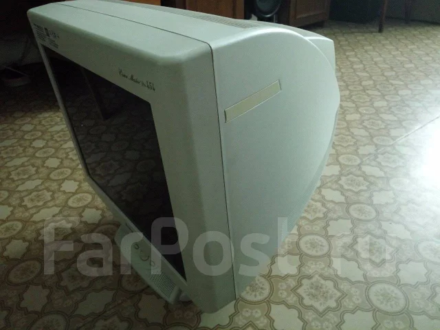Iiyama. 19" ����