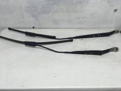 Держатель щетки стеклоочистителя. Renault Laguna, BT0/1, DT0/1, KT0/1 Двигатели: F4R, F4RT, M9R
