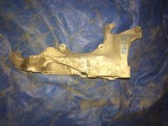 Крепление генератора. Renault: Vel Satis, Avantime, Espace, Trafic, Master, Laguna Двигатели: F4R, F9Q, F4P, F5R