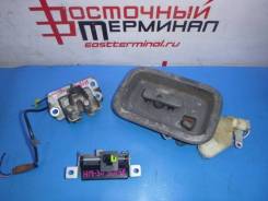 Замок двери NISSAN CARAVAN, задний