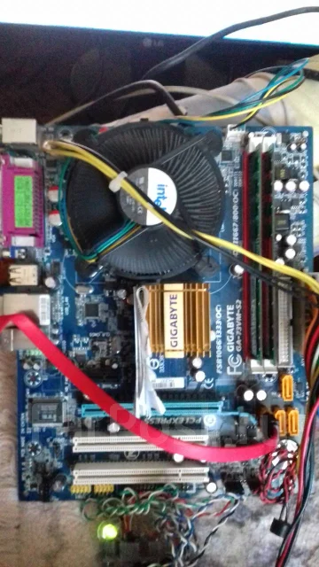 Intel Core 2 Duo E8400 ����