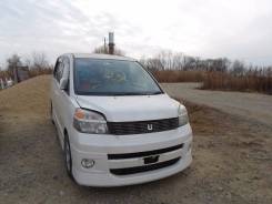 Toyota Voxy. AZR65, 1AZ
