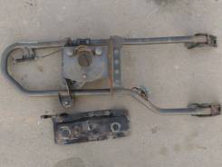 Крепление запасного колеса. Toyota Hilux Surf, KZN130G, KZN130W, LN130G, LN130W, VZN130G, YN130G